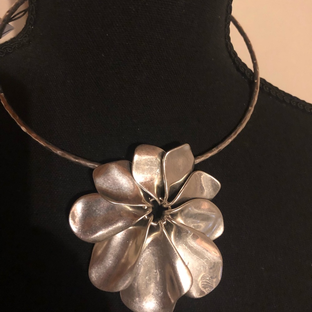 Robert Lee Morris choker